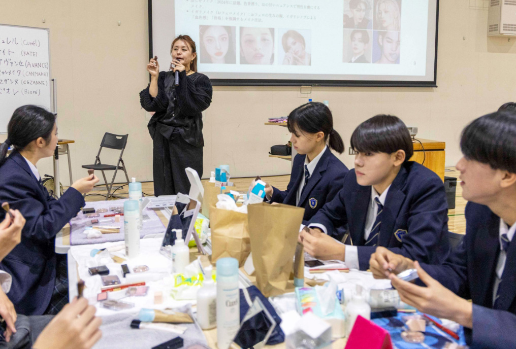 イガリシノブさんと学ぶ！広尾中学＆松濤中学“メ育”授業レポート